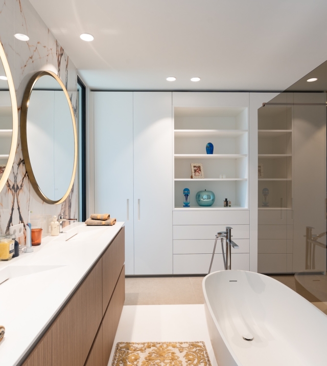 Resa Estates Ibiza Cas Mut villa te koop sale bathroom tub.jpg